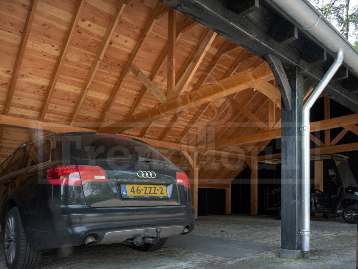 Grote-douglas-houten-kapschuur-overkapping-gebruikt-als-carport-voor-meerdere-auto's-grote-carports-op-maat